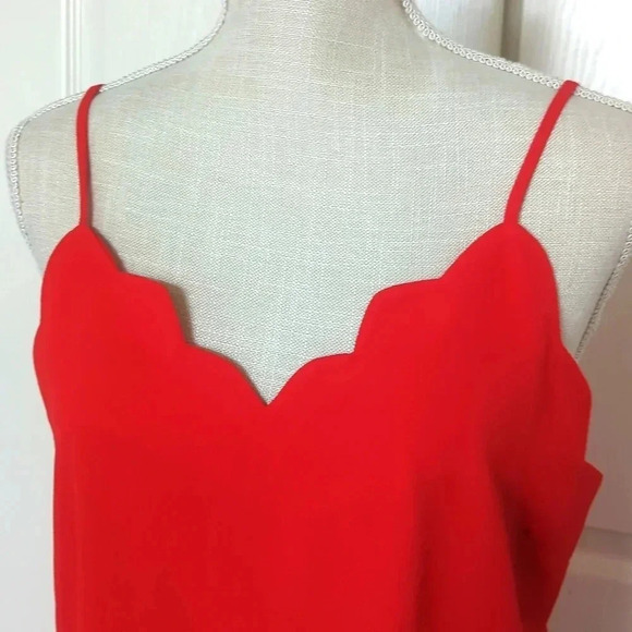Monteau Scalloped V-neck Tank - Picture 2 of 4